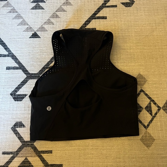 Lululemon sports bra - Picture 3 of 4